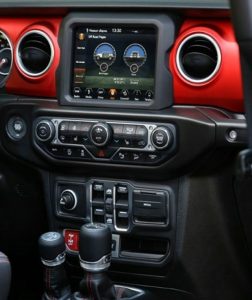 Das Cockpit des Jeep Wrangler JL