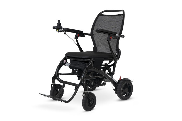 Ein in schwarz gehaltener Reise-E-Rollstuhl von dem Hersteller Meyra.